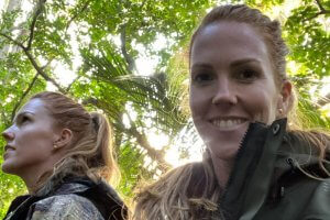 Amber & Serena Shine - The Wild Twins On "Naked And Afraid"