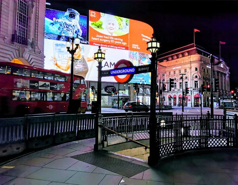 London's Film Locations: Famous Settings from the Big Screen 3 picadelly circus