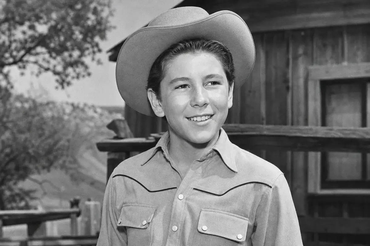 Johnny Crawford in The Rifleman