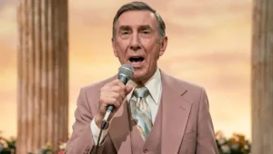 Larry Hooper From the Lawrence Welk Show — The Bullfrog Bass Singer Who Got a Standing Ovation After Four Years Away