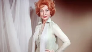 Agnes Moorehead, the Woman Behind Endora on “Bewitched”