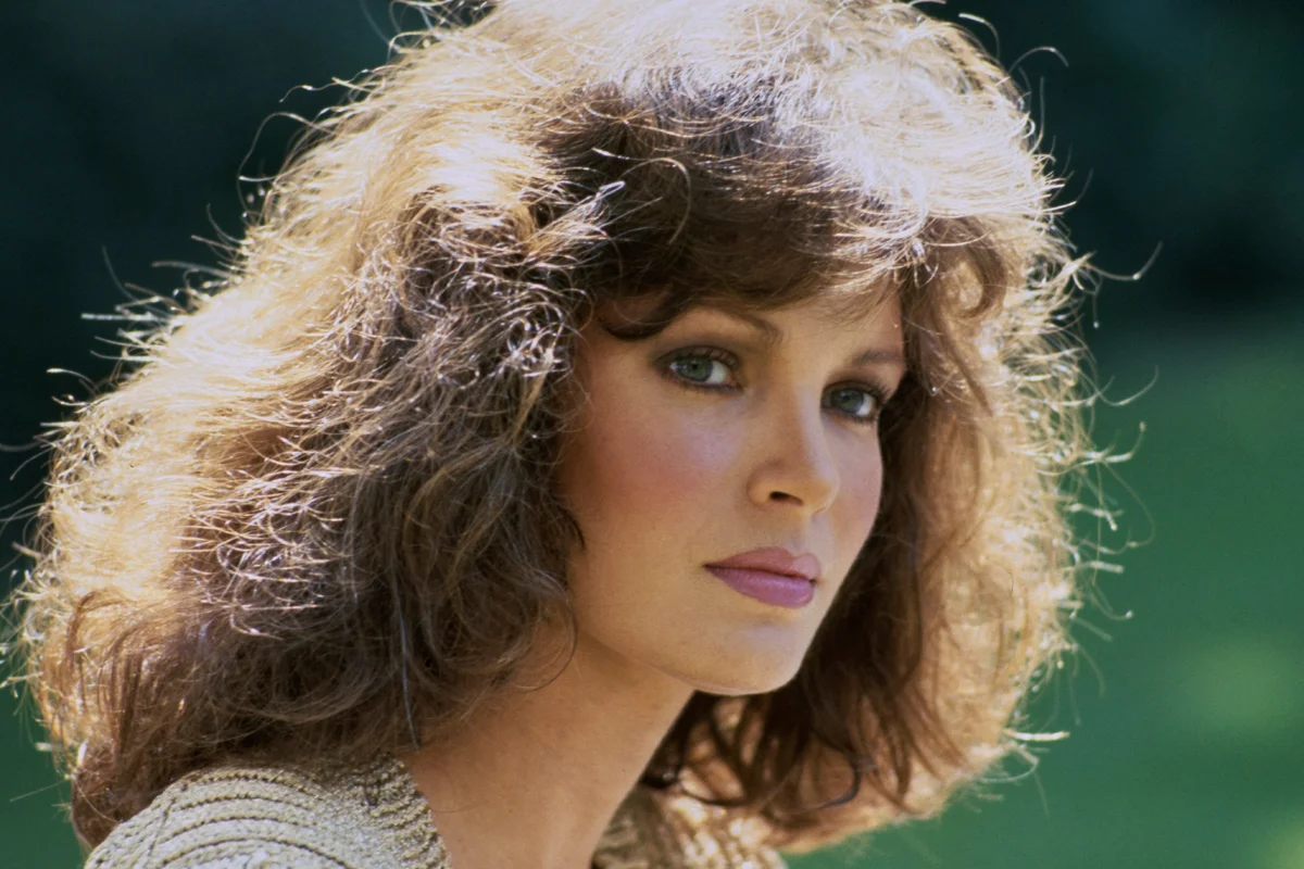 Jaclyn Smith on "Charlie's Angels," the Only Angel Who Never Left 1 Jaclyn Smith