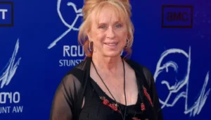 The Woman Actually Throwing Those Punches on Dynasty Wasn’t Linda Evans