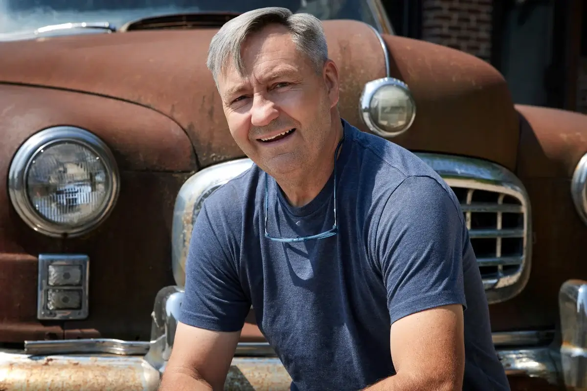 Robbie Wolfe, the Younger Brother Who Became an American Pickers Co-Host 1 Robbie Wolfe