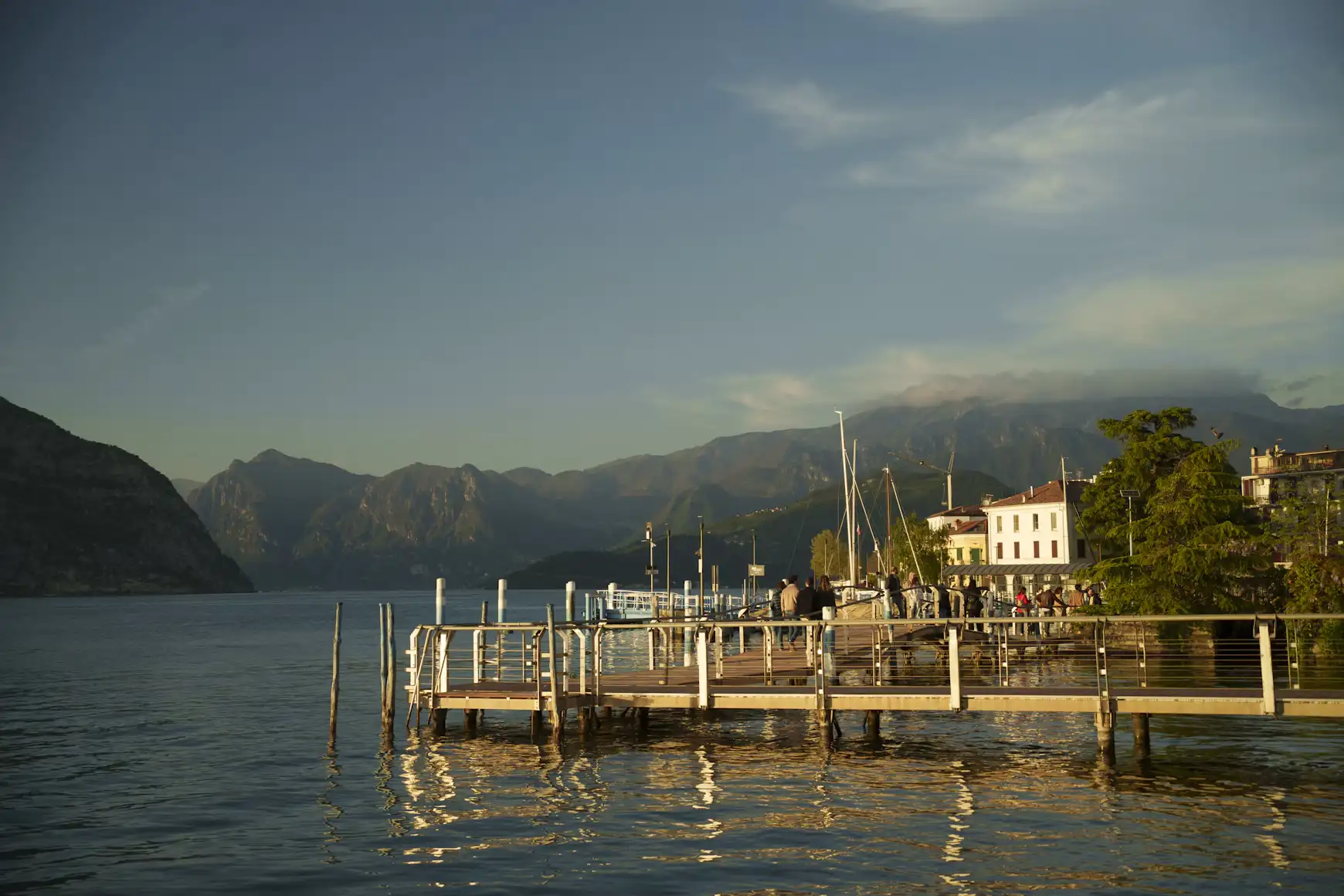 Why Classic TV Made Everyone Dream of Lake Life 4 lakeview